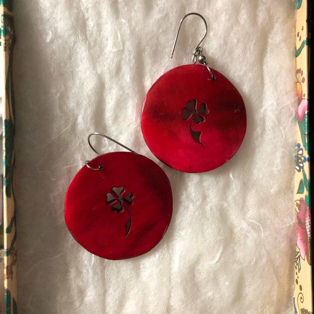 Earrings from the Bahamas ☘️